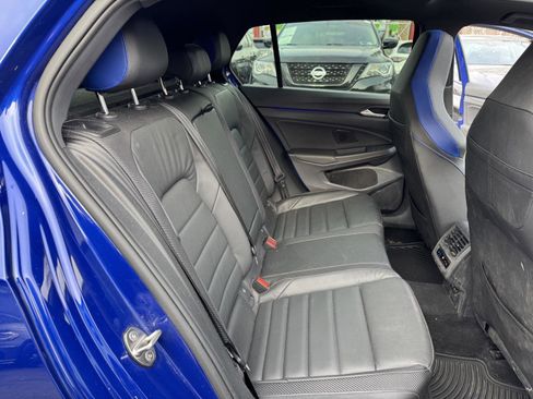 Used 2022 Volkswagen Golf R image 27