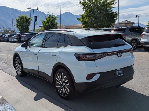 Used 2024 Volkswagen ID.4 Pro AWD/4WD image 9