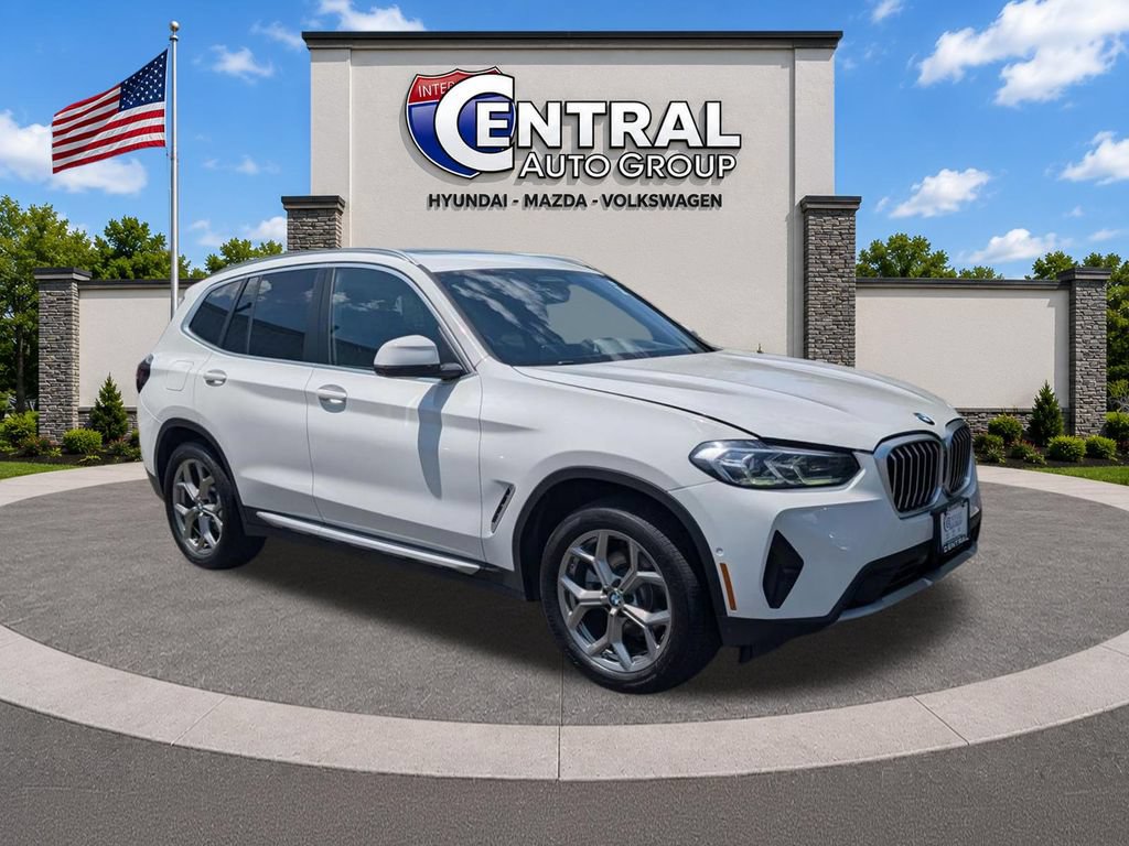 Used 2024 BMW X3 xDrive30i w/ Premium Package AWD/4WD image 1