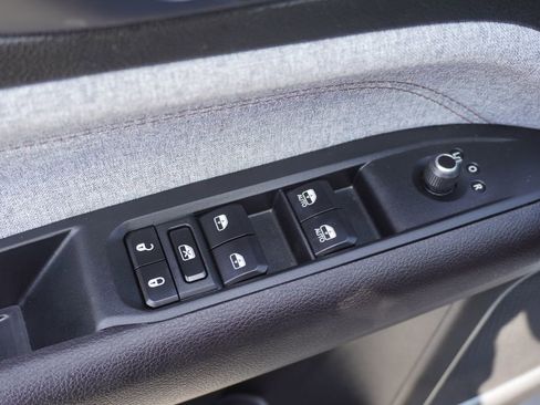 Used 2023 Jeep Compass Latitude image 14