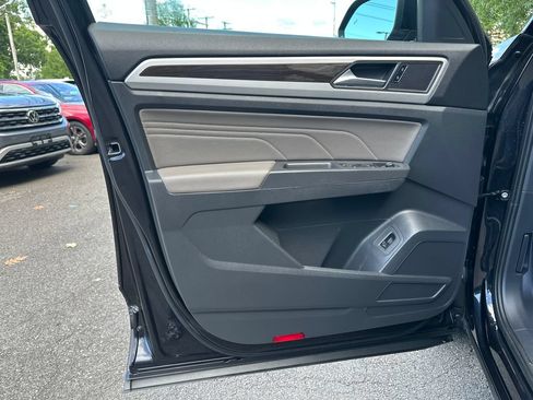 Certified 2023 Volkswagen Atlas SE w/ Panoramic Sunroof Package AWD/4WD image 9
