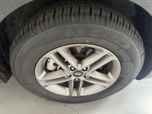 Used 2018 Hyundai Santa Fe Sport w/ 2.4L Value Package 02 FWD image 12