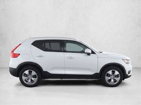 Used 2019 Volvo XC40 T5 Momentum AWD/4WD image 8