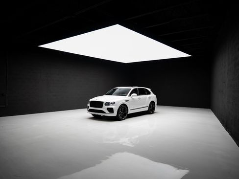 Used 2021 Bentley Bentayga Plug-In Hybrid AWD/4WD image 85