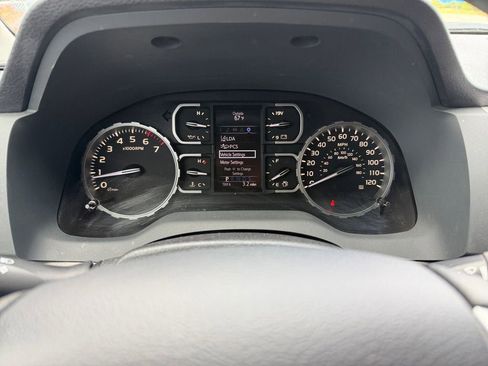 Used 2020 Toyota Tundra SR5 w/ TRD Off-Road Package AWD/4WD image 15