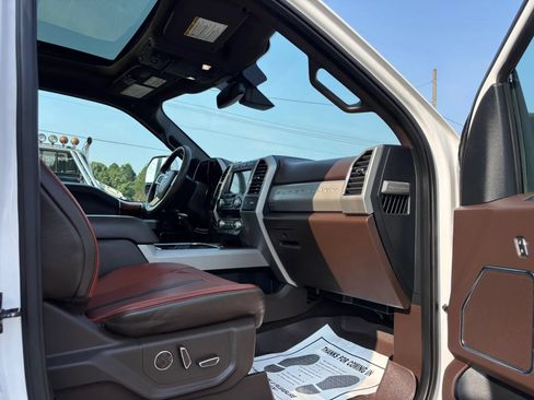 Used 2018 Ford F350 King Ranch w/ King Ranch Ultimate Package AWD/4WD image 31