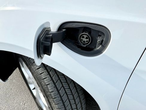 Used 2018 Chrysler Pacifica Touring Plus FWD image 7