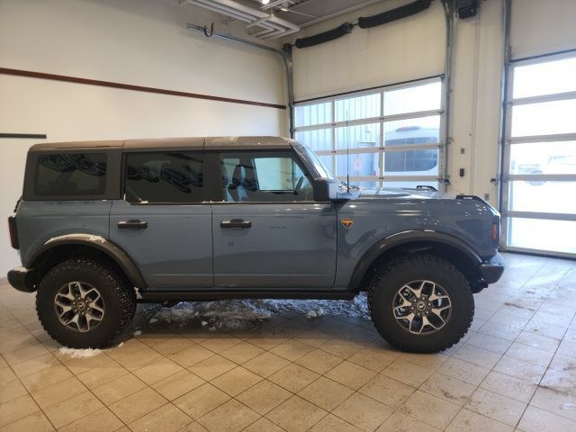 Used 2023 Ford Bronco Badlands AWD/4WD image 3