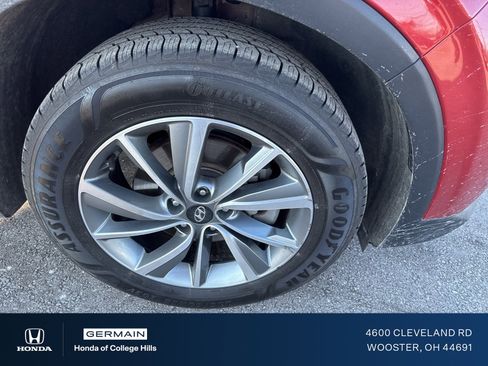 Used 2020 Hyundai Santa Fe SEL w/ Convenience Package image 4