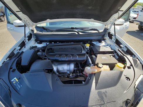 Certified 2019 Jeep Cherokee Latitude Plus image 17