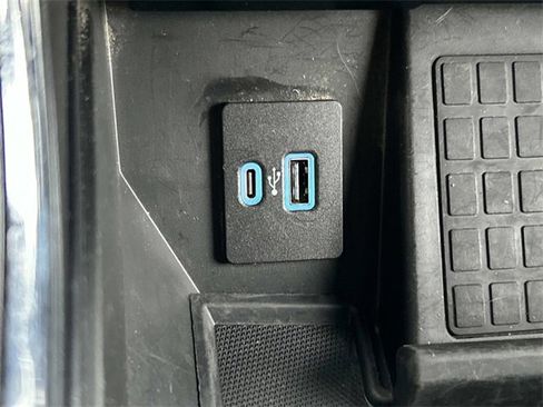 Used 2022 Ford F150 Lariat w/ Equipment Group 502A High image 35