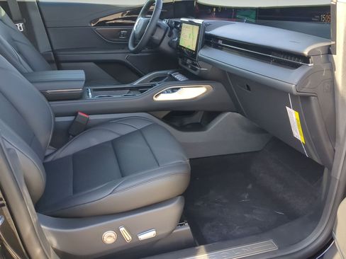 New 2026 Lincoln Nautilus Premier AWD/4WD image 23