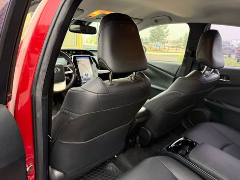 Used 2017 Toyota Prius Prime Advanced FWD image 9