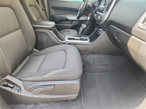 Used 2019 Chevrolet Colorado LT image 24