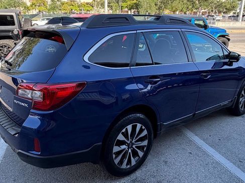Used 2017 Subaru Outback 2.5i Limited AWD/4WD image 5