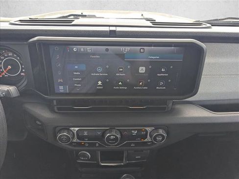 Used 2024 Jeep Gladiator Sport AWD/4WD image 12