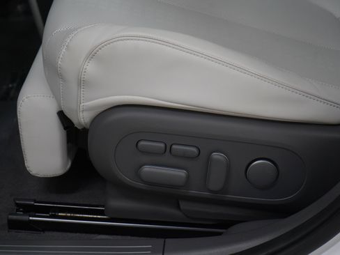 Certified 2024 Hyundai Ioniq 5 Limited AWD/4WD image 22