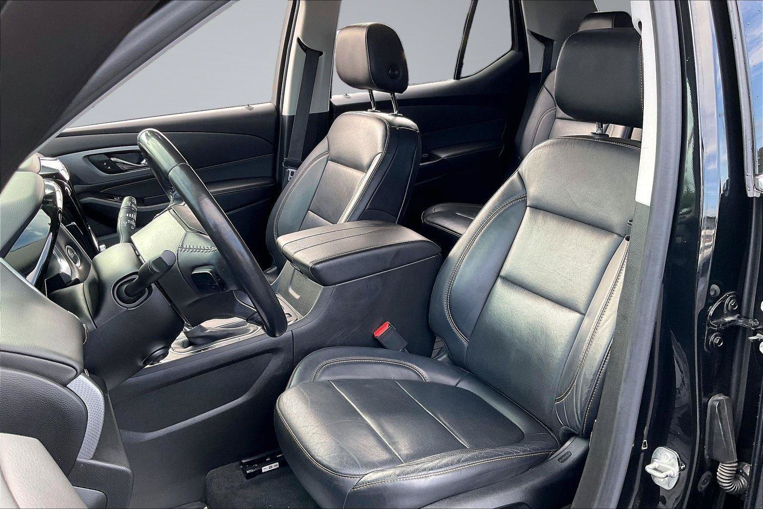 Used 2020 Chevrolet Traverse Premier FWD image 25