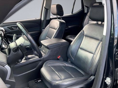Used 2020 Chevrolet Traverse Premier FWD image 25
