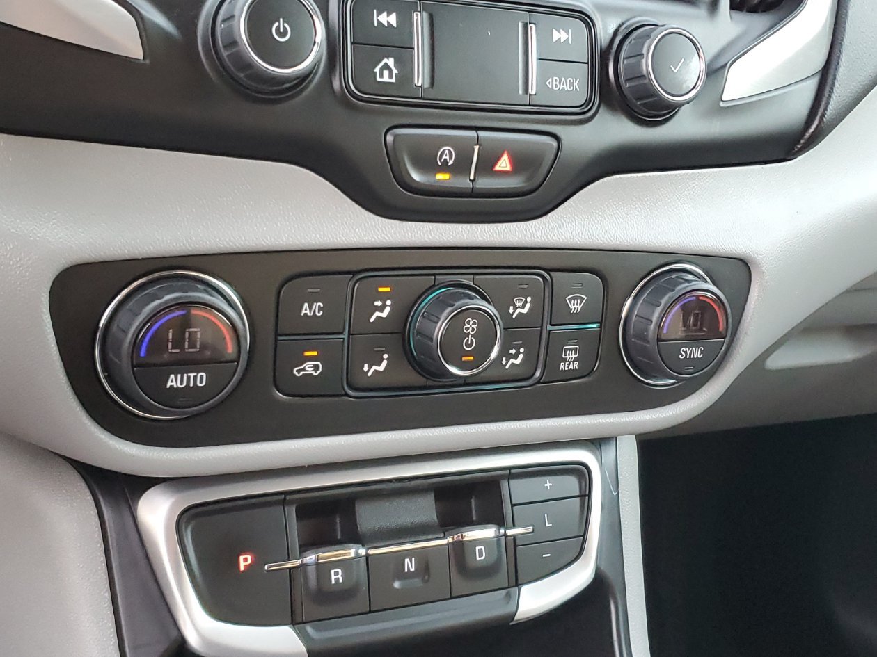 Used 2024 GMC Terrain SLT w/ Infotainment Package II FWD image 22