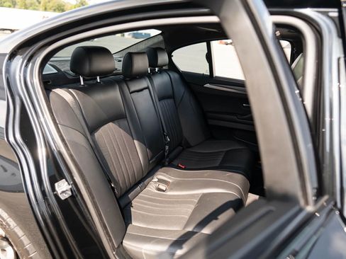 Used 2013 BMW M5 w/ Executive Pkg image 21