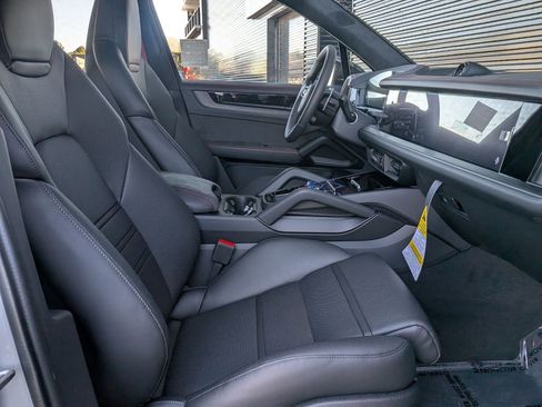 New 2026 Porsche Cayenne GTS AWD/4WD image 26