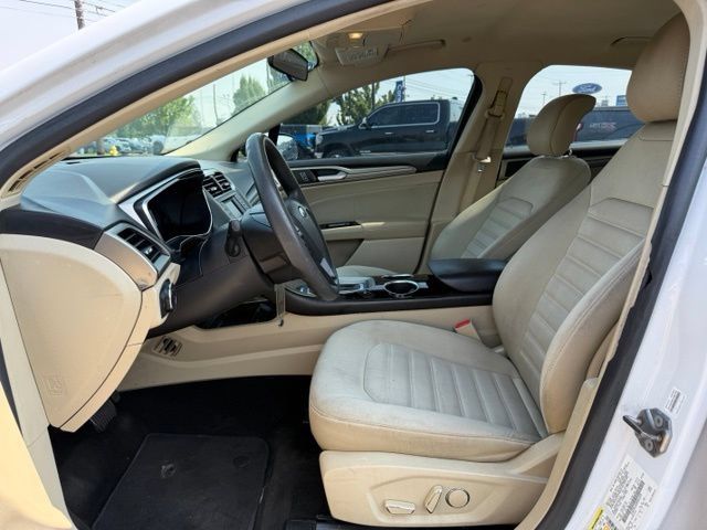 Used 2013 Ford Fusion SE FWD image 2