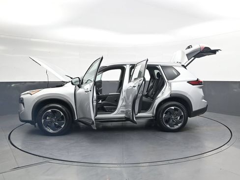 Used 2024 Nissan Rogue SV AWD/4WD image 52