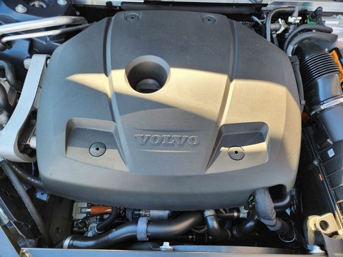 New 2026 Volvo XC60 T8 Plus w/ Protection Package Premier image 19