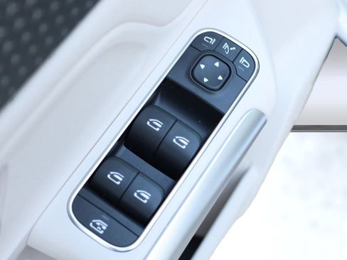 New 2025 Mercedes-Benz GLA 250 GLA 250 image 32