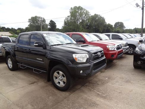 Used 2014 Toyota Tacoma PreRunner w/ SR5 Package RWD image 40
