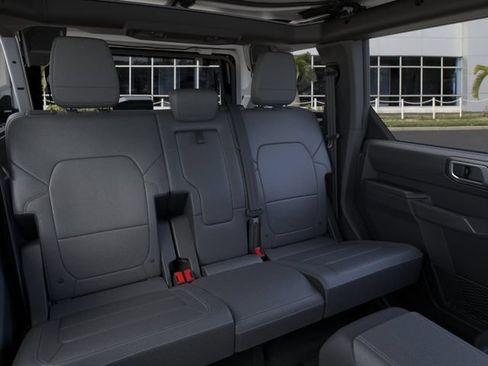 New 2026 Ford Bronco Badlands w/ Black Appearance Package AWD/4WD image 11