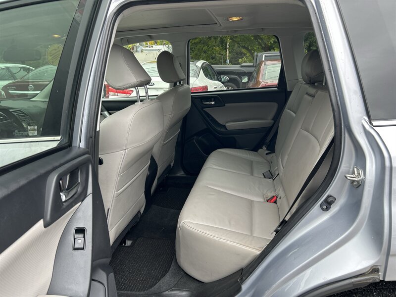 Used 2015 Subaru Forester 2.5i Limited AWD/4WD image 11