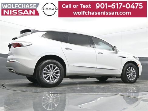 Used 2023 Buick Enclave Essence image 25