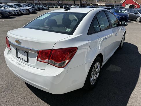 Used 2015 Chevrolet Cruze LS image 7