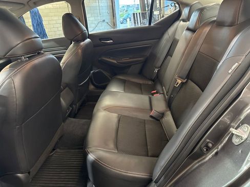 Used 2022 Nissan Altima 2.5 SR w/ Midnight Edition Package image 26