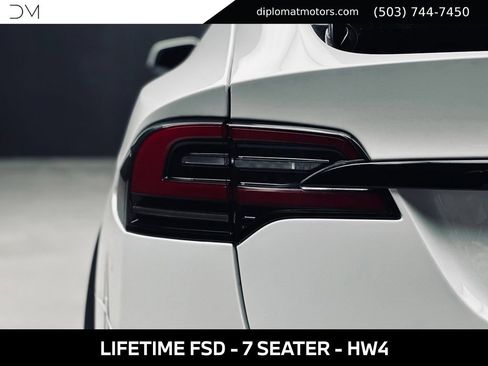 Used 2025 Tesla Model X AWD/4WD image 14