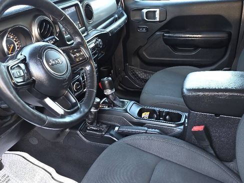 Used 2019 Jeep Wrangler Unlimited Sport S AWD/4WD image 14