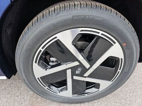 New 2026 Hyundai Ioniq 9 Calligraphy image 44