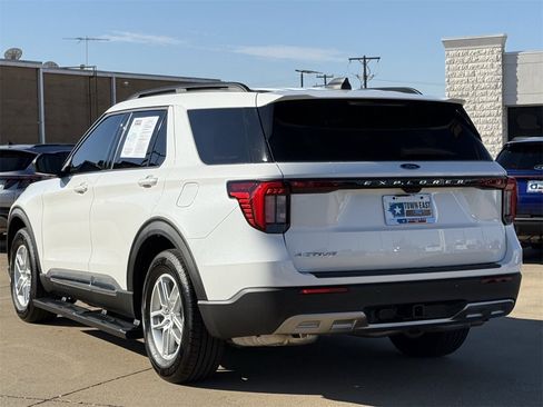 Certified 2025 Ford Explorer Active w/ Active Comfort Package image 5