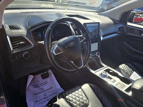 Used 2023 Ford Edge Titanium image 9