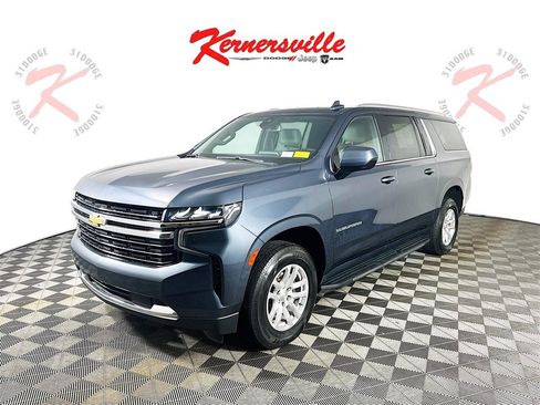 Used 2021 Chevrolet Suburban LT image 3