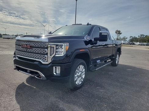 Used 2022 GMC Sierra 2500 Denali w/ Technology Package image 2