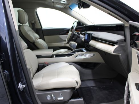 Used 2024 Lincoln Nautilus Reserve w/ Equipment Group 203A AWD/4WD image 24