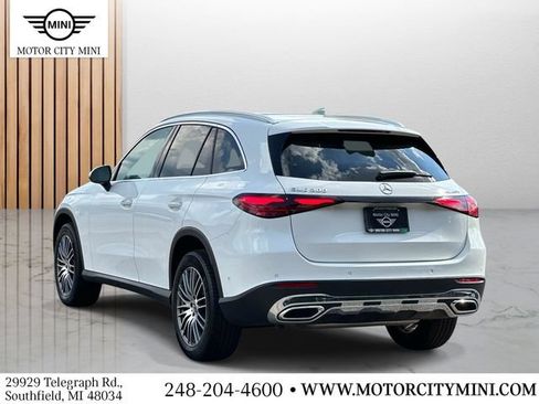 Used 2025 Mercedes-Benz GLC 300 4MATIC image 5
