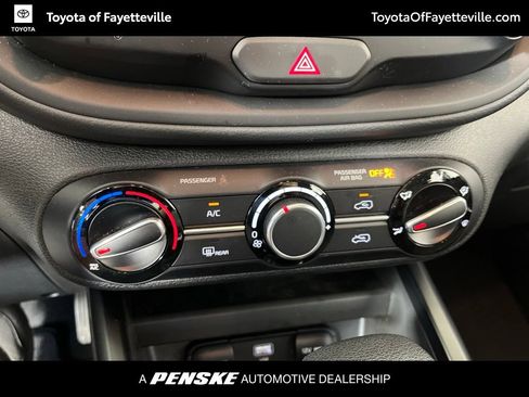 Used 2025 Kia Soul LX FWD image 28