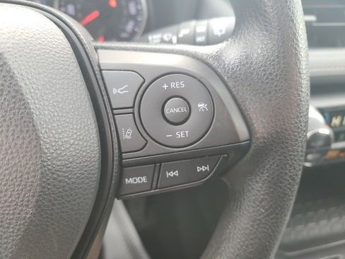 Used 2022 Toyota RAV4 XLE image 21