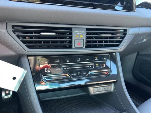 Used 2025 Volkswagen Jetta Sport image 36