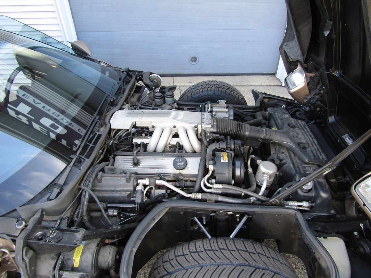 Used 1985 Chevrolet Corvette Coupe RWD image 38