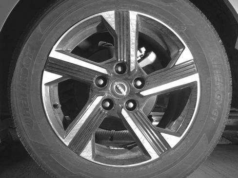 Used 2025 Nissan Sentra SV FWD image 16